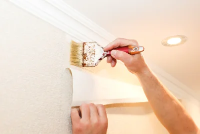 Pose de papier peint au Mesnil-Ozenne — revêtements muraux et toiles de verre